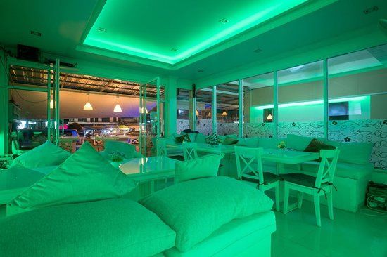 Phuket Airport Suites and Lounge Club 96