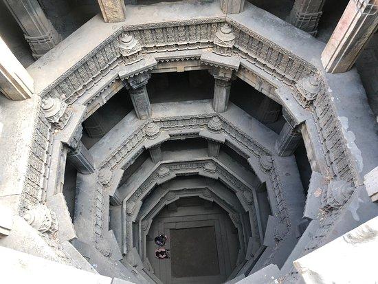 Dada Hari Ni Vav