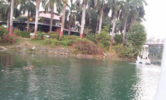 Kadaiya Lake Garden