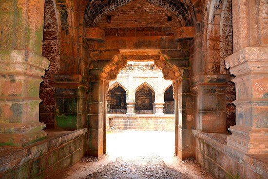 Teen Darwaza